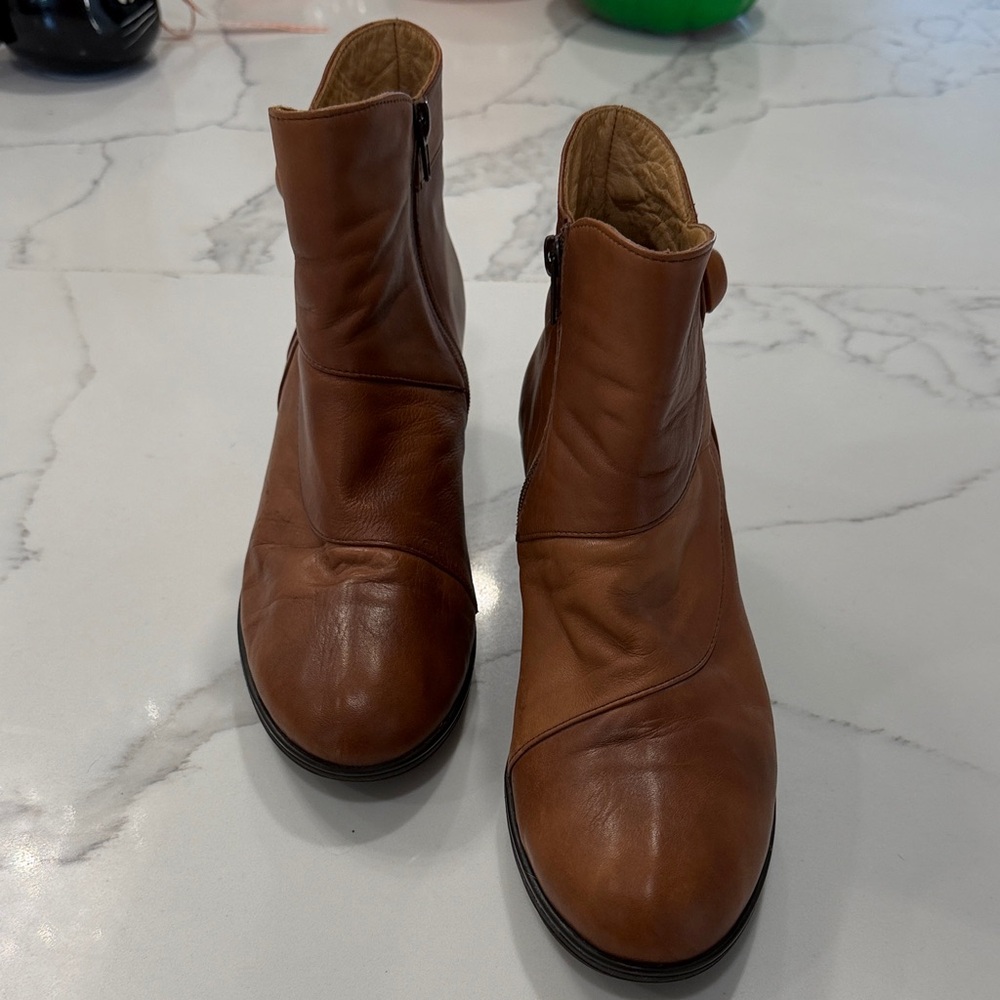 Mario Nardi To Tone Leather Ankle‎ Boots. Size 38